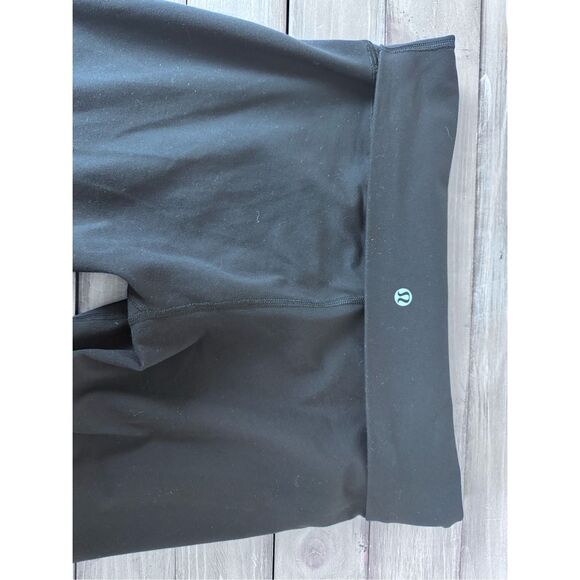 Lululemon Fold Over Waist Y2K  Black Crop Leggings Size Medium - Picture 3 of 7